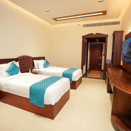 Blue Castle Hotel Thiruvananthapuram Екстериор снимка