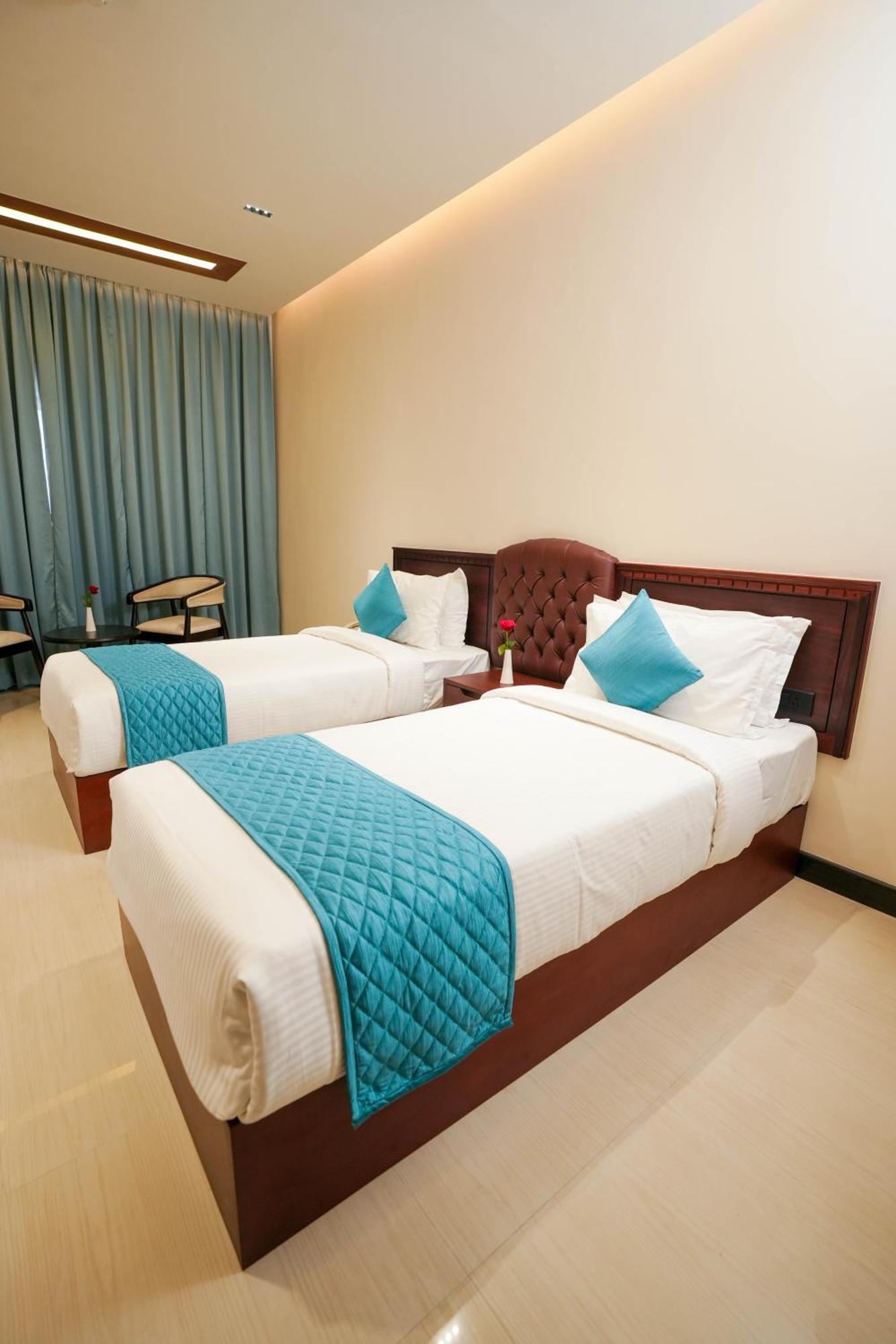 Blue Castle Hotel Thiruvananthapuram Екстериор снимка